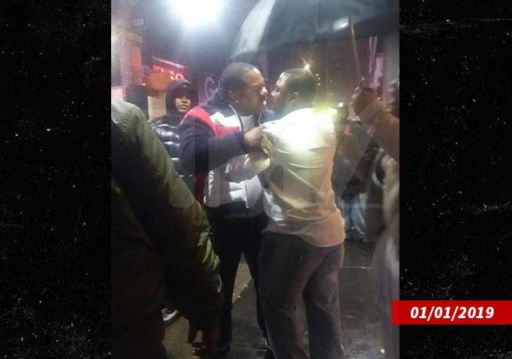 Busta Rhymes Street Scuffle in Times Square … Happy New Year!